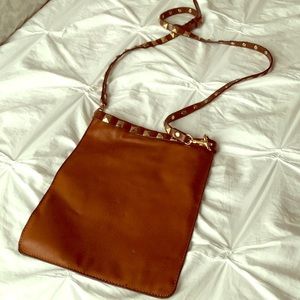 Charming Charlie Brown crossbody bag